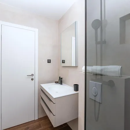 Ap12b Макарска