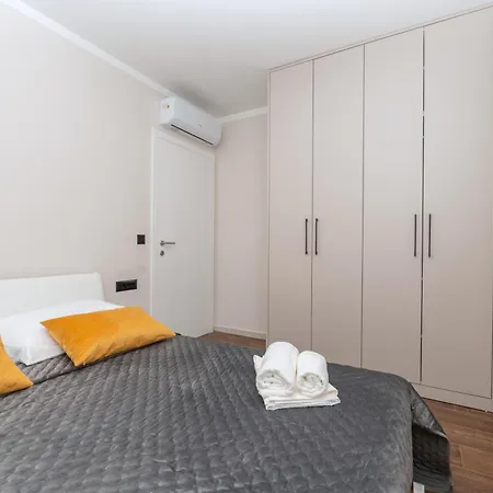 Ap12b מאקרסקה