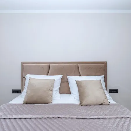 Ap12b מאקרסקה